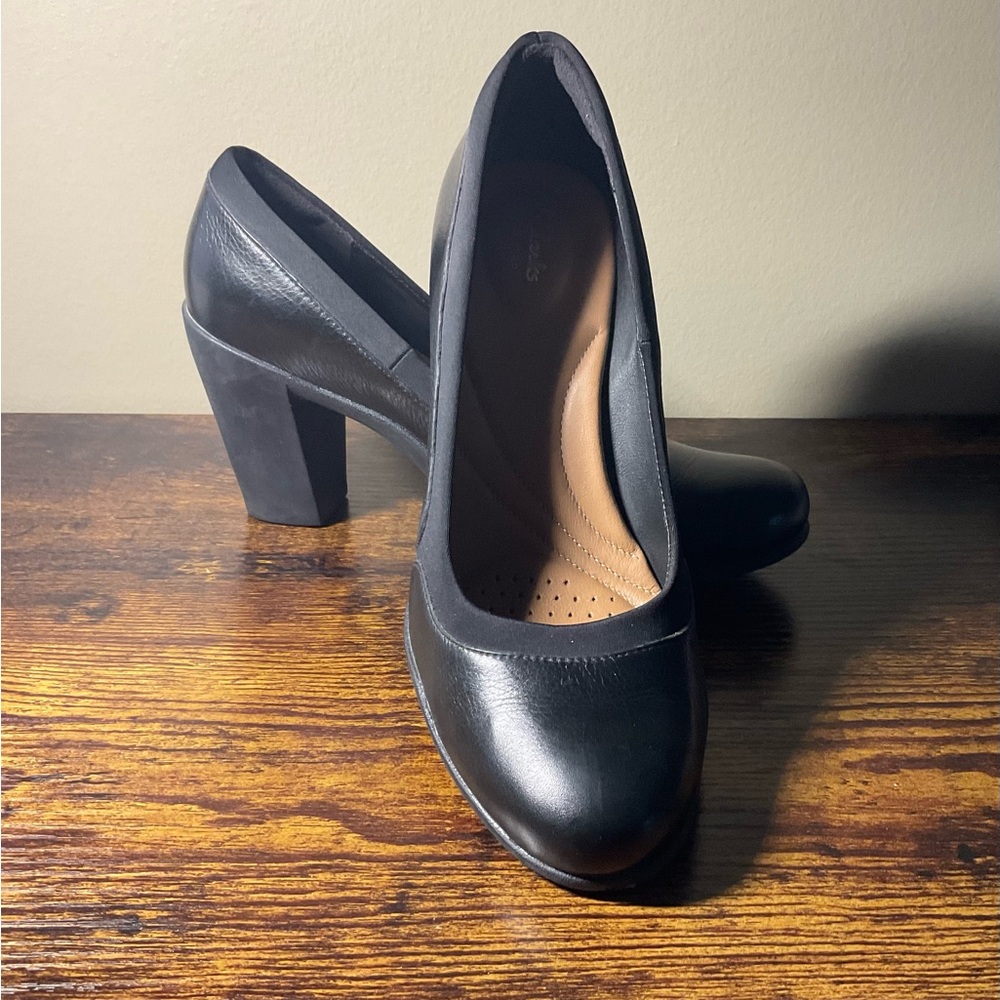 Clarks Women's Leather Adya Maia Black Pumps